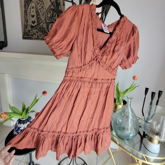 NWOT HEART❤️HEELS Silky Copper Dress with an iridescent shine✨️ - Picture 2 of 10